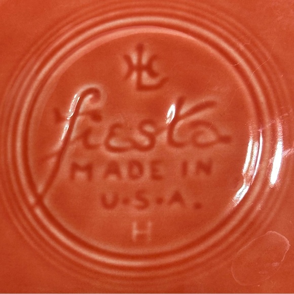 Fiesta Homer Laughlin Large 67 Ounce Disc Pitcher in Retired Persimmon Orange - Picture 10 of 11